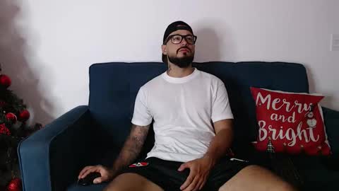 Snapshot of eric_evans1 chatting on 11-25-25, 10:15 Eric Evans online show from 11-25-25, 10:15