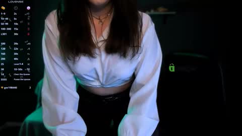 Snapshot of erica_breeze chatting on 11-10-25, 08:52 your dear Erica online show from 11-10-25, 08:52