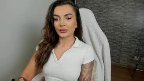 Snapshot of erica_xoo chatting on 11-22-25, 05:50 Riaaa online show from 11-22-25, 05:50