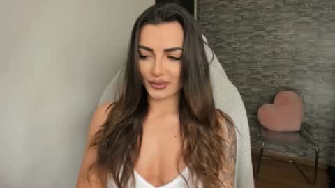 Snapshot of erica_xoo chatting on 03-19-26, 05:11 Riaaa online show from 03-19-26, 05:11