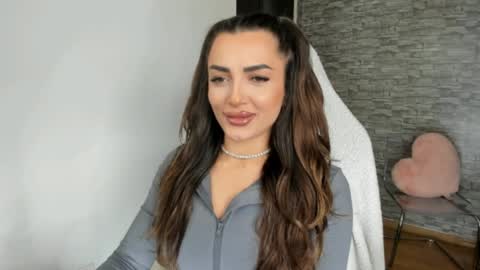 Snapshot of erica_xoo chatting on 04-07-26, 05:02 Riaaa online show from 04-07-26, 05:02