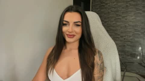 Snapshot of erica_xoo chatting on 05-14-26, 06:53 Riaaa online show from 05-14-26, 06:53
