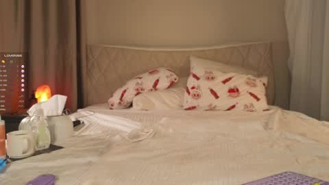 Snapshot of ericamiracle15 chatting on 02-10-26, 02:10 Call me Erica online show from 02-10-26, 02:10