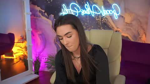 Erica online show from 06-18-26, 02:54