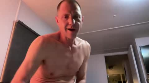 Snapshot of ericgene chatting on 03-05-25, 01:52 skoooozle online show from 03-05-25, 01:52