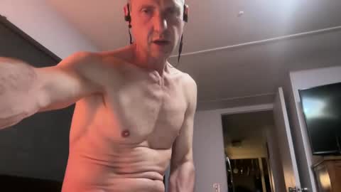 Snapshot of ericgene chatting on 10-01-25, 12:27 skoooozle online show from 10-01-25, 12:27