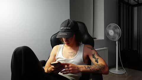 ERICK GRANT online show from 09-19-25, 07:47