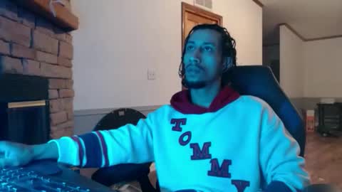 Snapshot of erick_martinezz chatting on 03-26-26, 02:28 erick online show from 03-26-26, 02:28