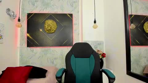 Snapshot of erick_zhimerman chatting on 01-31-25, 04:03 online show from 01-31-25, 04:03