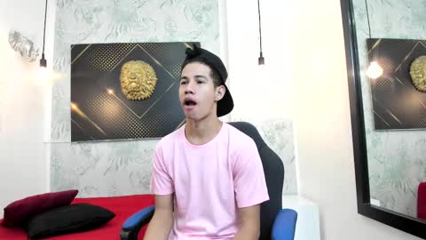 Snapshot of erick_zhimerman chatting on 02-18-25, 04:04 online show from 02-18-25, 04:04