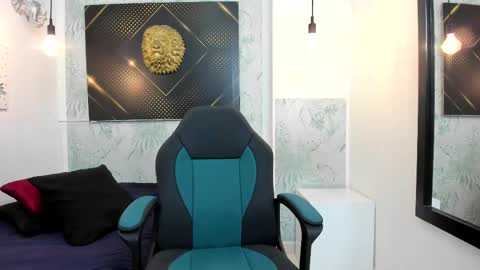 Snapshot of erick_zhimerman chatting on 02-20-25, 03:45 online show from 02-20-25, 03:45