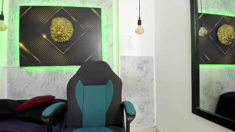 Snapshot of erick_zhimerman chatting on 02-20-25, 09:55 online show from 02-20-25, 09:55