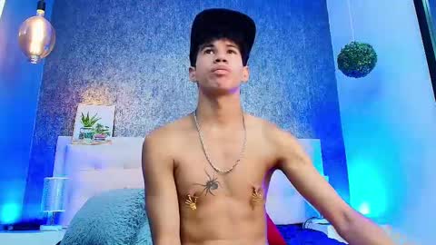 Snapshot of erick_zhimerman chatting on 02-24-25, 09:32 online show from 02-24-25, 09:32