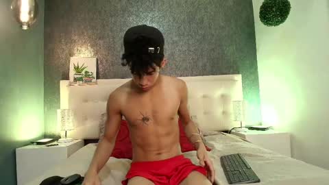 Snapshot of erick_zhimerman chatting on 03-05-25, 09:49 online show from 03-05-25, 09:49