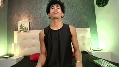 Snapshot of erick_zhimerman chatting on 03-06-25, 03:35 online show from 03-06-25, 03:35