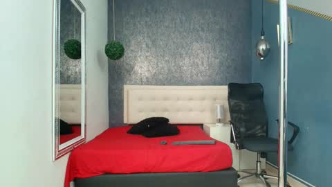 Snapshot of erick_zhimerman chatting on 10-08-25, 03:48 online show from 10-08-25, 03:48