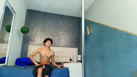 Snapshot of erick_zhimerman chatting on 10-13-25, 08:31 online show from 10-13-25, 08:31
