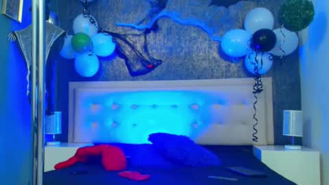 Snapshot of erick_zhimerman chatting on 10-24-25, 04:31 online show from 10-24-25, 04:31