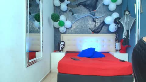 Snapshot of erick_zhimerman chatting on 10-29-25, 03:20 online show from 10-29-25, 03:20