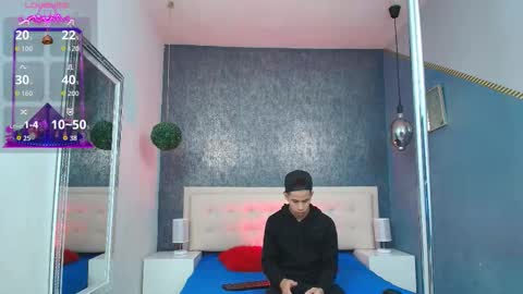 Snapshot of erick_zhimerman chatting on 11-10-25, 05:06 online show from 11-10-25, 05:06