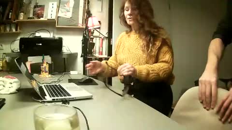 Snapshot of ericstephcam31 chatting on 01-17-25, 09:28 Steph et Eric online show from 01-17-25, 09:28