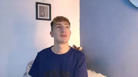Snapshot of erik_golden_ chatting on 06-16-26, 08:00 I am Erik online show from 06-16-26, 08:00