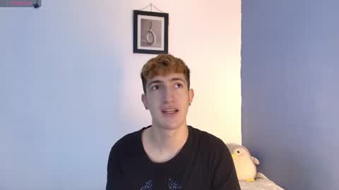 Snapshot of erik_golden_ chatting on 06-21-26, 07:49 I am Erik online show from 06-21-26, 07:49