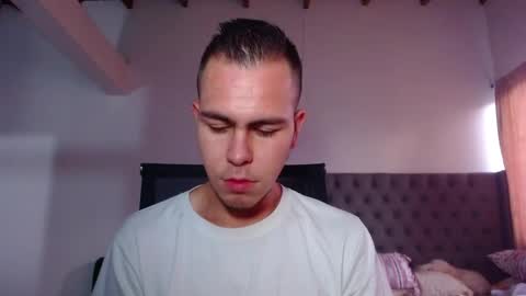 Snapshot of erik_rodriguez chatting on 12-21-25, 11:28 Erik rodriguez online show from 12-21-25, 11:28