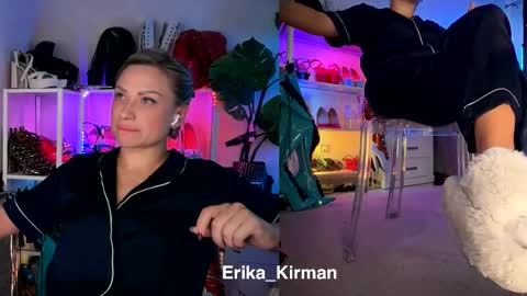 Erika      online show from 11-11-25, 10:04