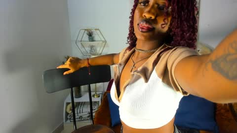 Snapshot of erika_lyrics chatting on 04-28-26, 02:27 E R I K A - L Y R I C S online show from 04-28-26, 02:27