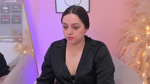 Snapshot of erika_mendez1 chatting on 06-24-26, 08:08 Erika Mendez online show from 06-24-26, 08:08