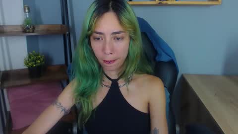 Snapshot of erika_stevens chatting on 11-14-25, 12:42 E R I K A - SAGITARIO..... online show from 11-14-25, 12:42