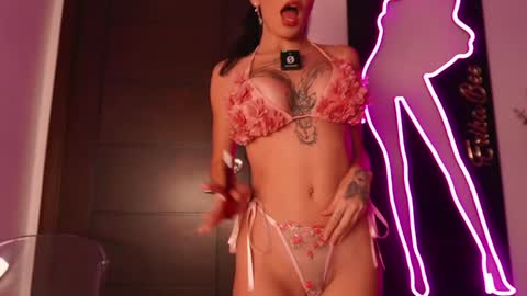 Snapshot of erikabee chatting on 11-18-25, 08:13 Venus Skye online show from 11-18-25, 08:13