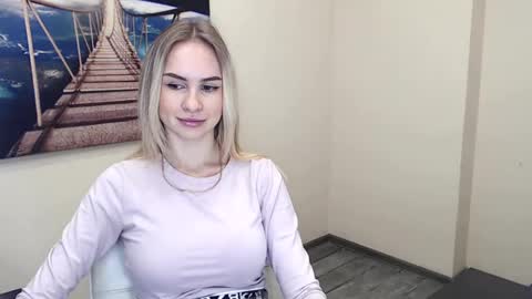 Snapshot of erikagavin chatting on 12-05-24, 12:33 Erika online show from 12-05-24, 12:33
