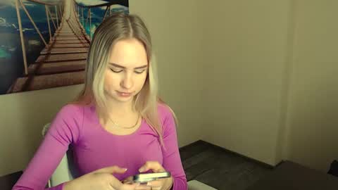 Snapshot of erikagavin chatting on 12-06-24, 01:11 Erika online show from 12-06-24, 01:11