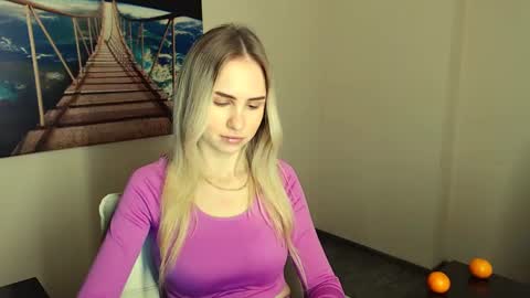 Snapshot of erikagavin chatting on 12-10-24, 01:00 Erika online show from 12-10-24, 01:00