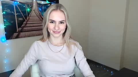 Snapshot of erikagavin chatting on 01-11-25, 01:01 Erika online show from 01-11-25, 01:01