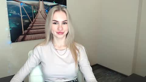 Snapshot of erikagavin chatting on 01-24-25, 01:25 Erika online show from 01-24-25, 01:25