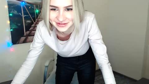 Snapshot of erikagavin chatting on 01-24-25, 04:28 Erika online show from 01-24-25, 04:28
