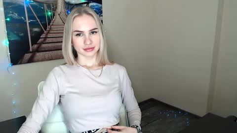 Snapshot of erikagavin chatting on 01-29-25, 01:07 Erika online show from 01-29-25, 01:07