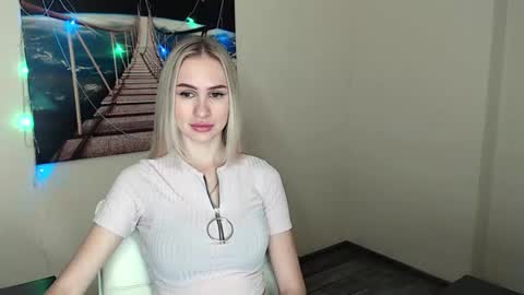 Snapshot of erikagavin chatting on 02-17-25, 12:38 Erika online show from 02-17-25, 12:38