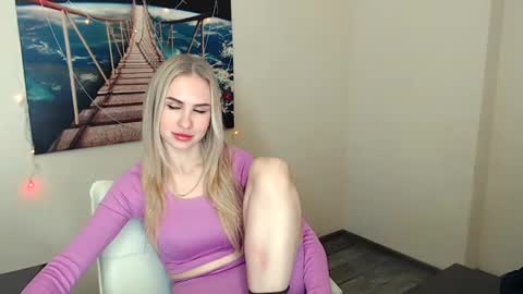 Snapshot of erikagavin chatting on 02-27-25, 10:04 Erika online show from 02-27-25, 10:04