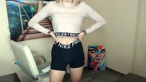 Snapshot of erikagavin chatting on 03-05-25, 04:35 Erika online show from 03-05-25, 04:35