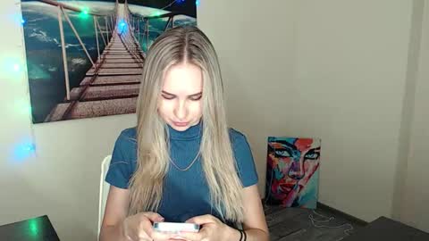 Snapshot of erikagavin chatting on 09-16-25, 11:44 Erika online show from 09-16-25, 11:44