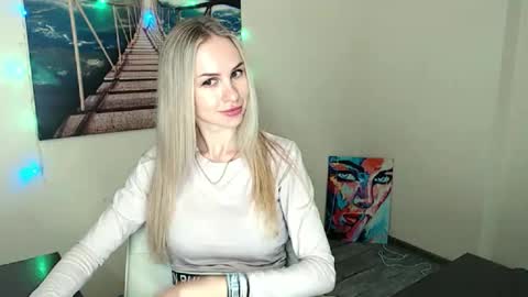 Snapshot of erikagavin chatting on 09-18-25, 11:45 Erika online show from 09-18-25, 11:45