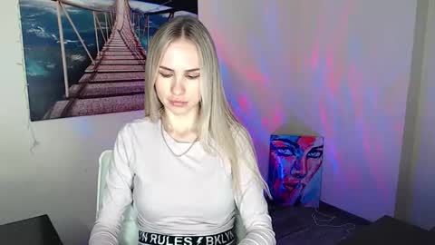 Snapshot of erikagavin chatting on 10-07-25, 11:29 Erika online show from 10-07-25, 11:29