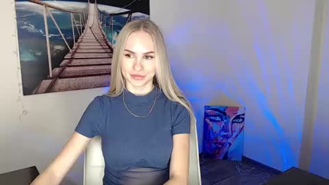 Snapshot of erikagavin chatting on 10-14-25, 11:44 Erika online show from 10-14-25, 11:44