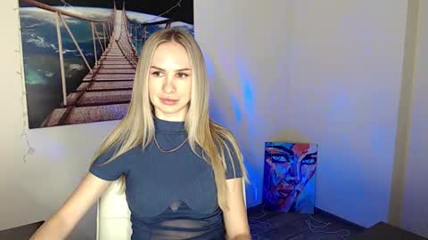 Snapshot of erikagavin chatting on 10-16-25, 11:44 Erika online show from 10-16-25, 11:44