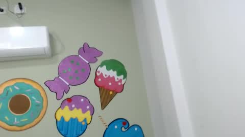 Snapshot of erikaskinny18 chatting on 05-27-26, 08:28 erika online show from 05-27-26, 08:28