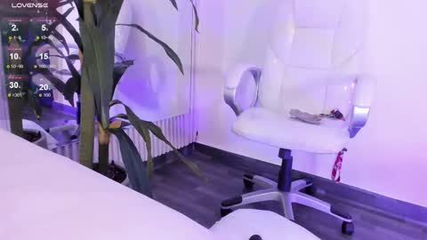 Eri  online show from 10-21-25, 08:20